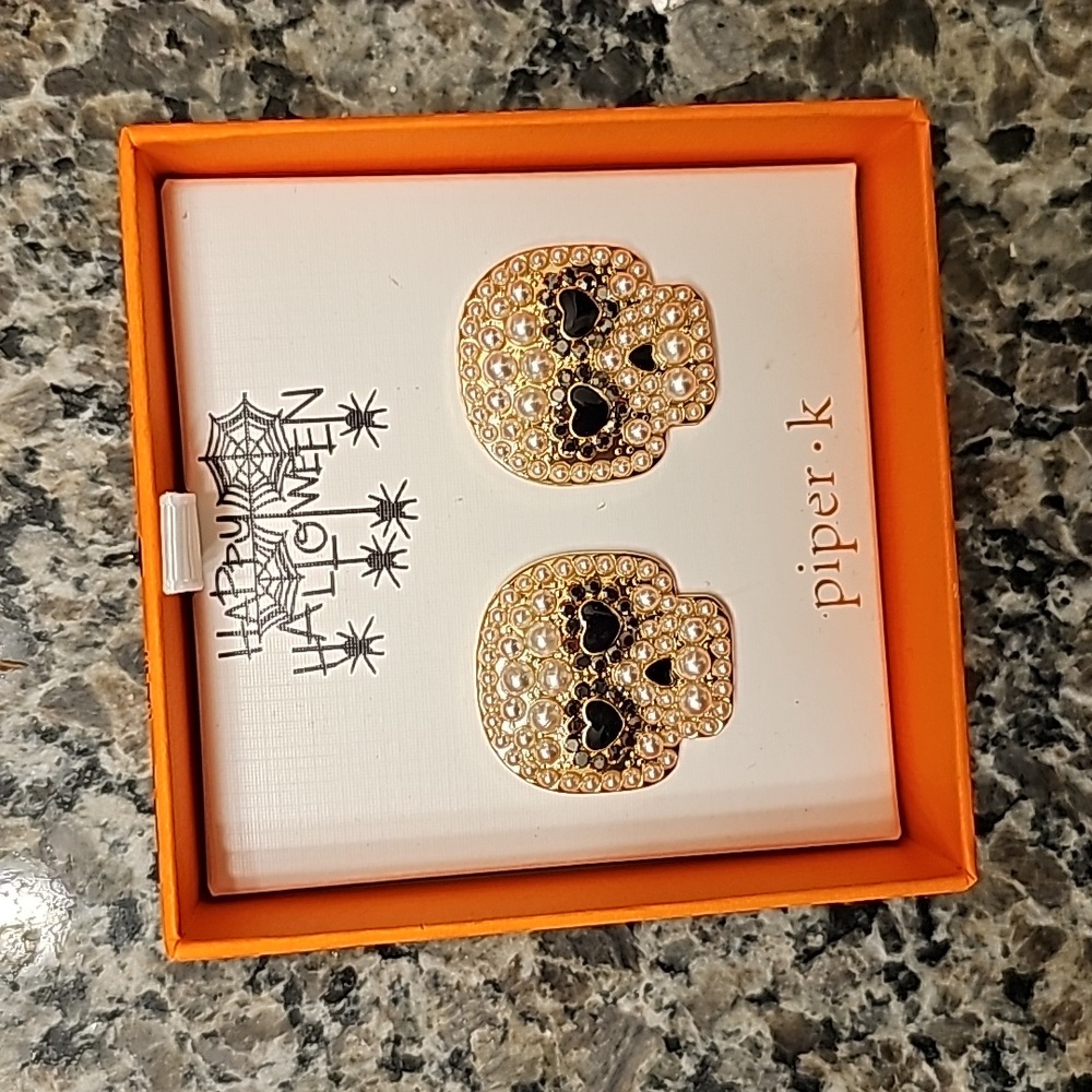 NIB Piper K Halloween earrings skeleton